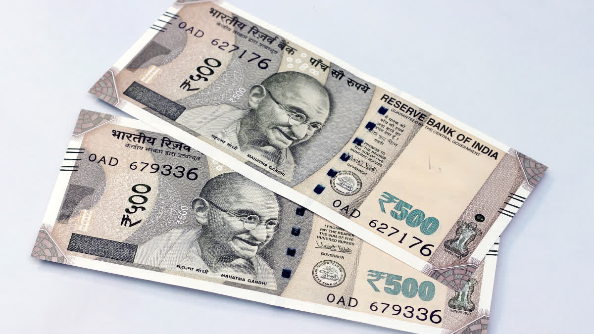 500 Rupees