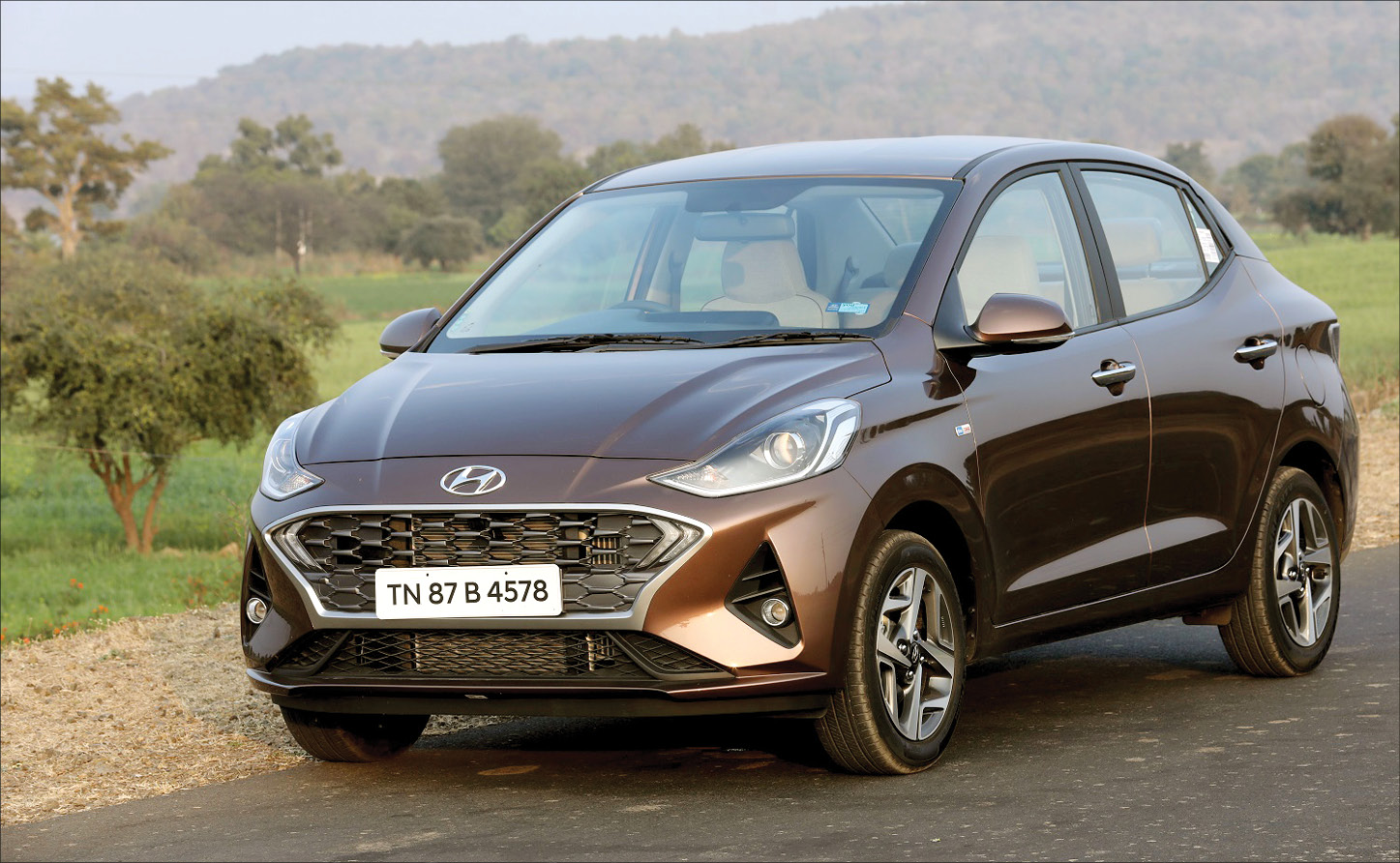 Compact Sedan Hyundai Aura