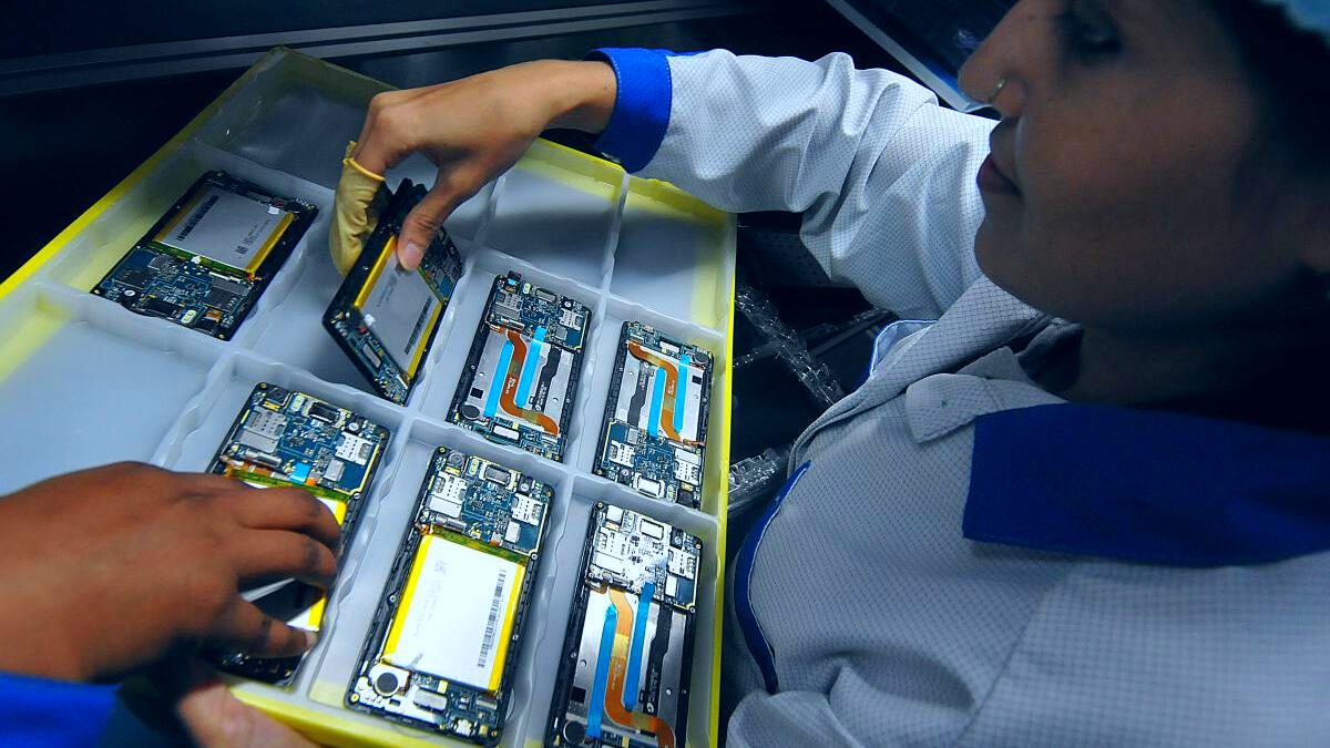 India Smartphone Exports