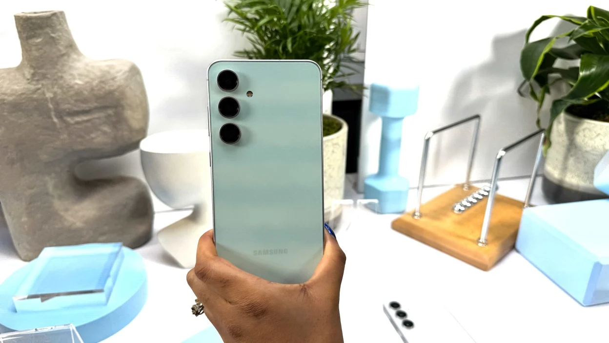 Samsung Galaxy S24 5G Smartphone